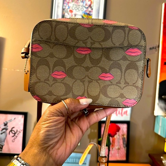 🎁⭐️Coach Signature Brown and Pink Crossbody Bag with Playful Print - Picture 4 of 14